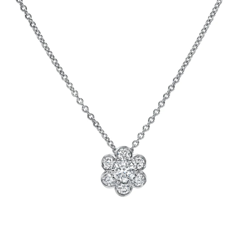 Flower shaped diamonds pendant