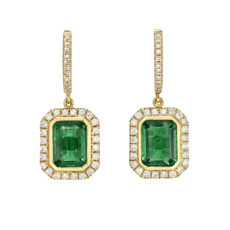 2.01cts. A pair of Emerald mini huggie earrings